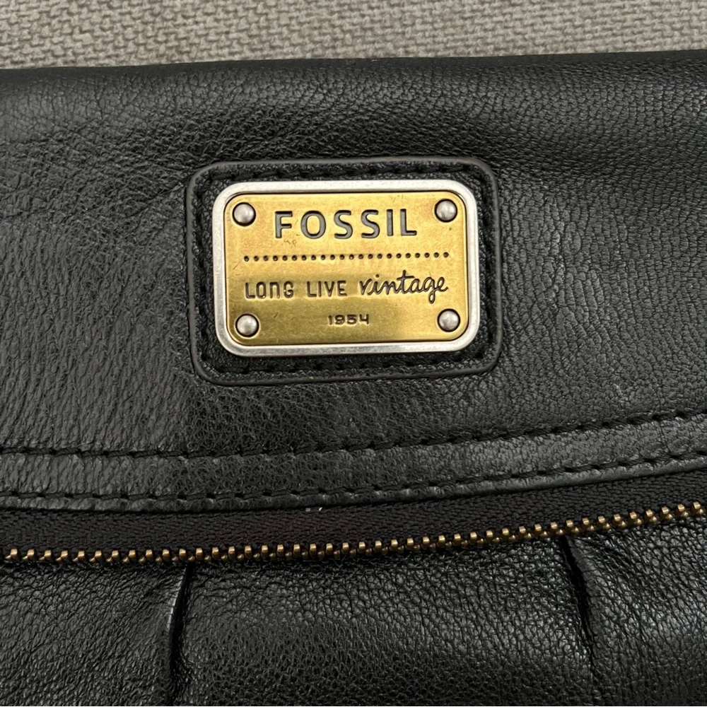Vintage Fossil Black Emory Leather Fold Over Wristlet Wallet
